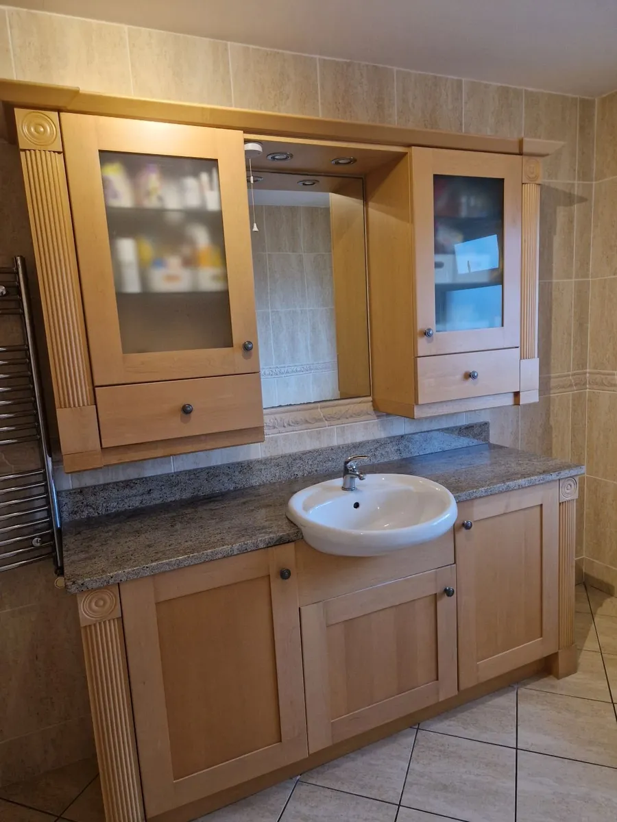 Bathroom unit - Image 4