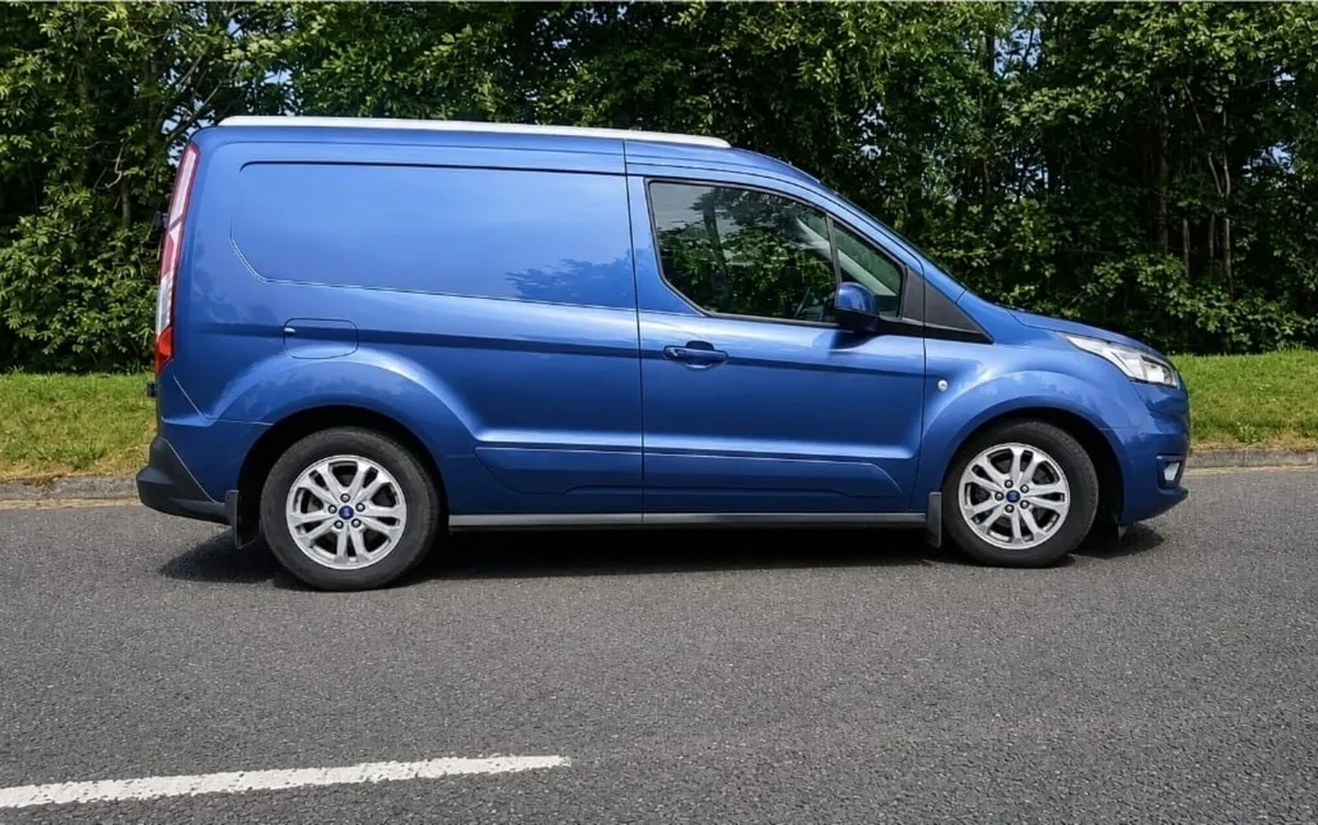 Ford Transit Connect Automatic 2018 - Image 2