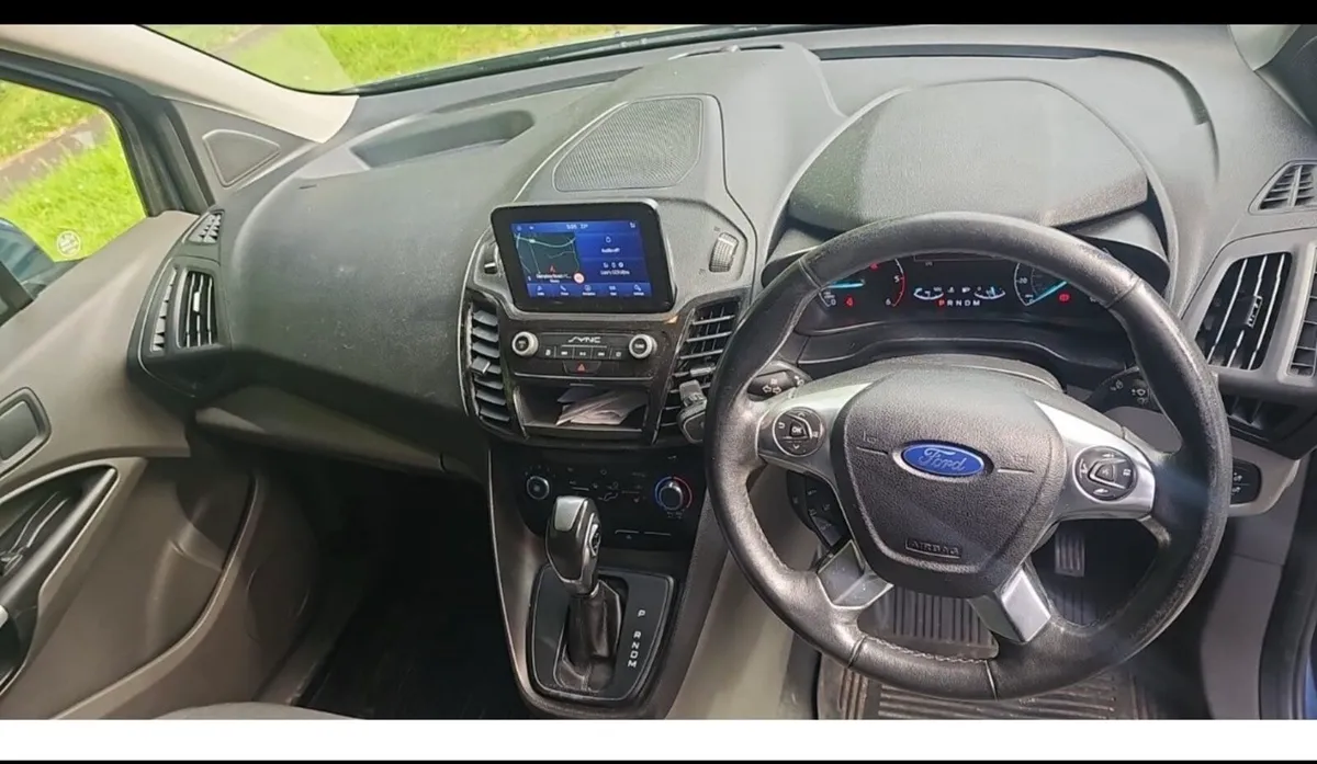 Ford Transit Connect Automatic 2018 - Image 4
