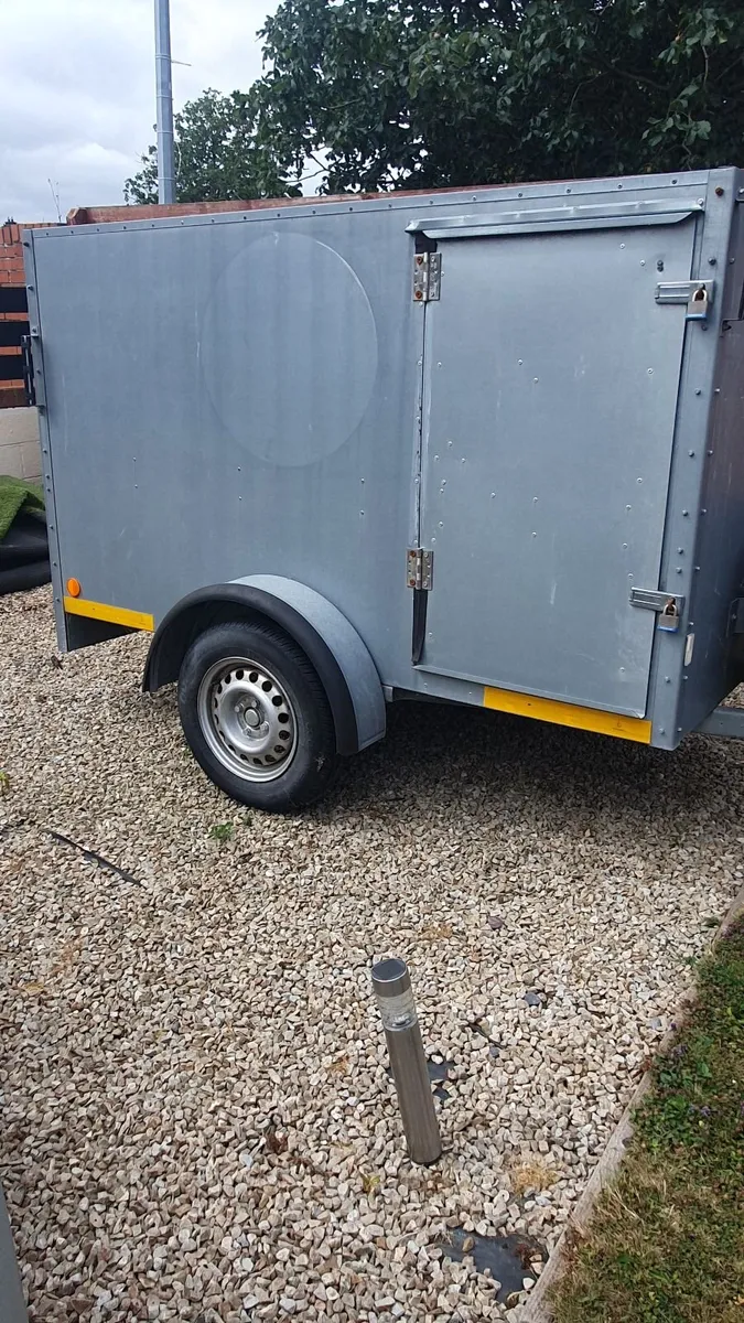 Trailer - Image 2