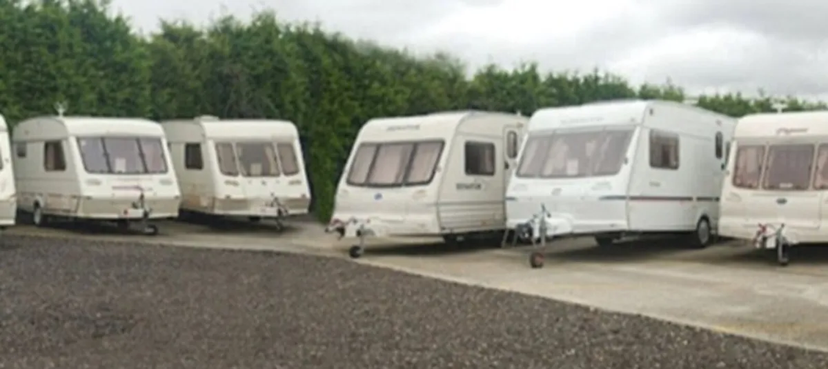 I buy caravans with damp issues or good condition - Image 1