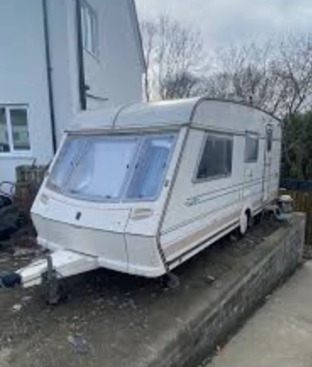 I buy caravans with damp issues or good condition - Image 4