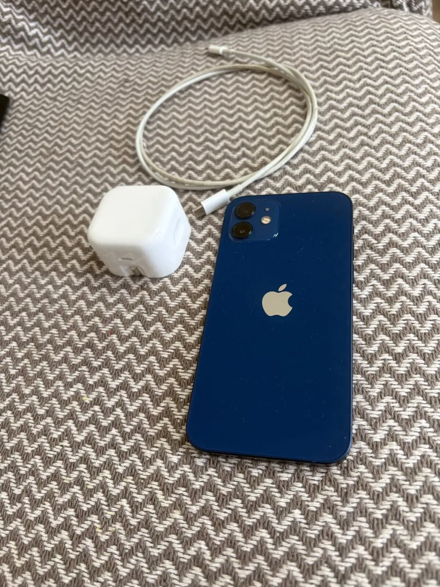 iPhone 12 - Image 2