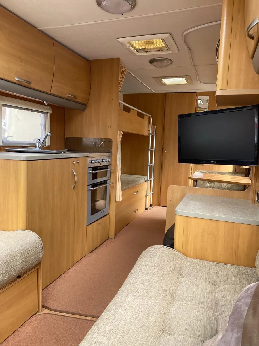 Caravan - Image 3