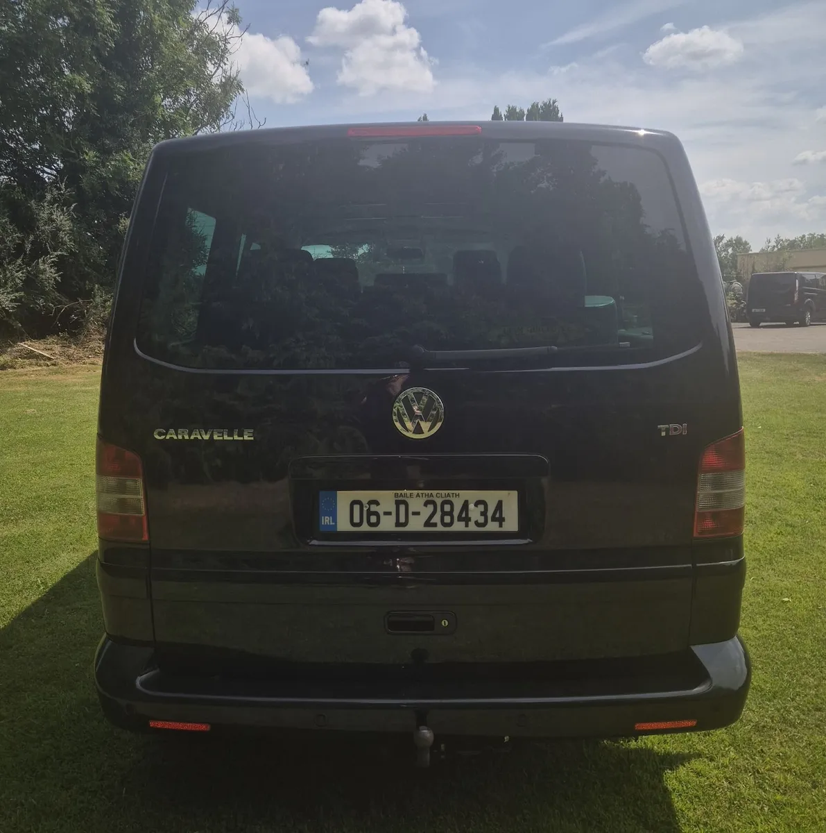 2006 Volkswagen Caravelle 2.5 TDI Automatic – High - Image 4