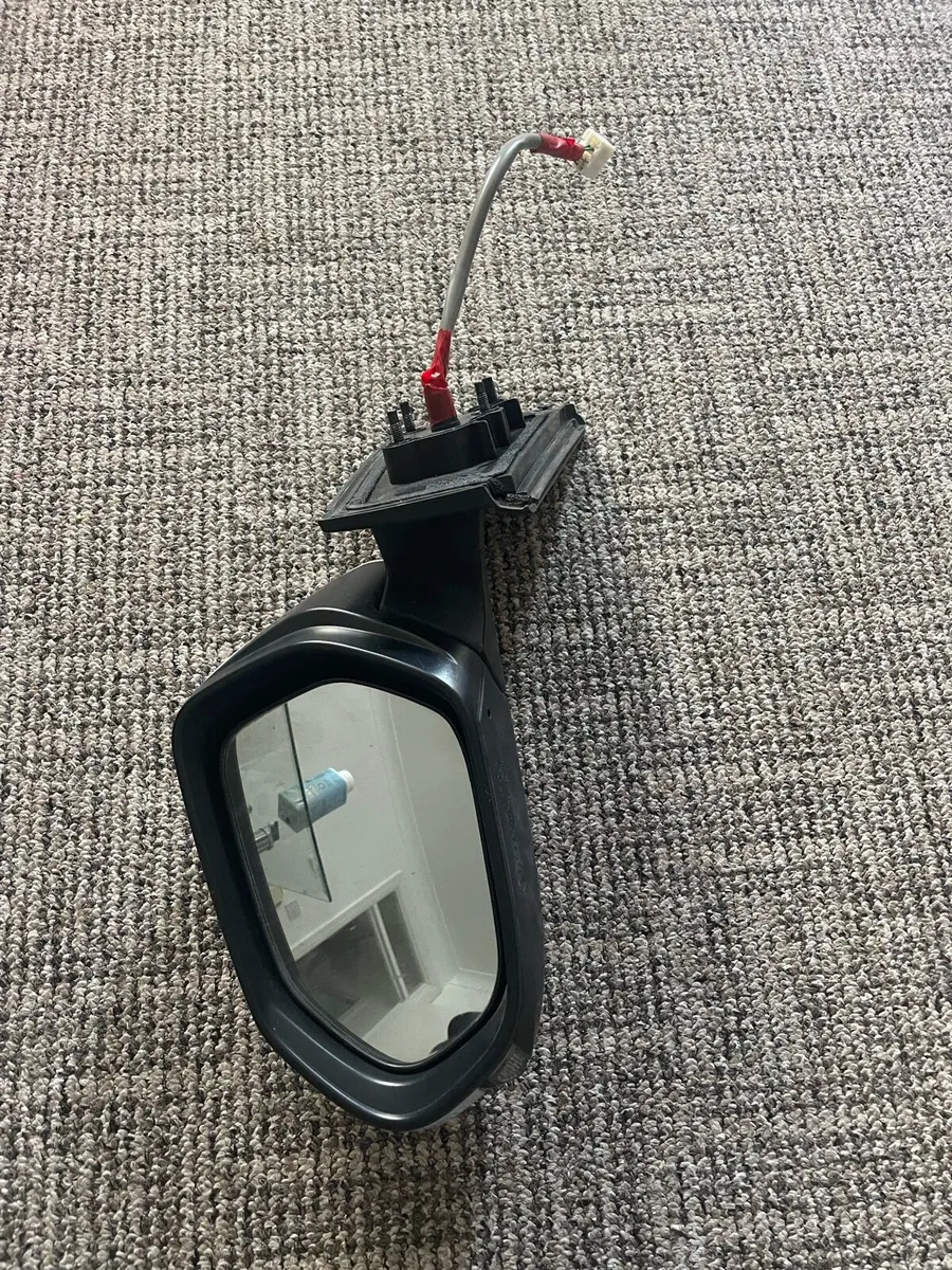 Toyota Prius 2016-2022 - Image 2