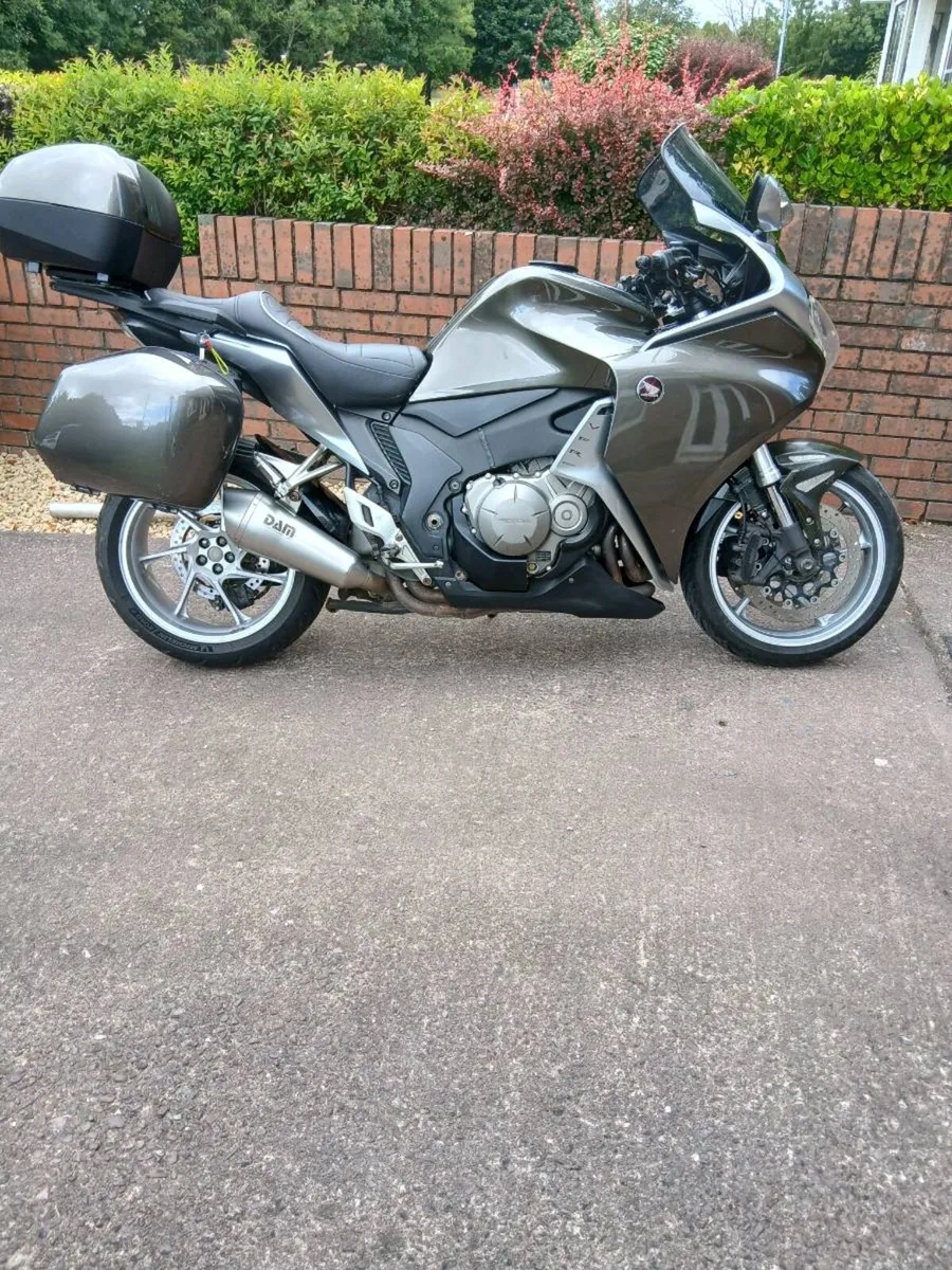 2012 HONDA VFR1200 F final price drop before trade - Image 1