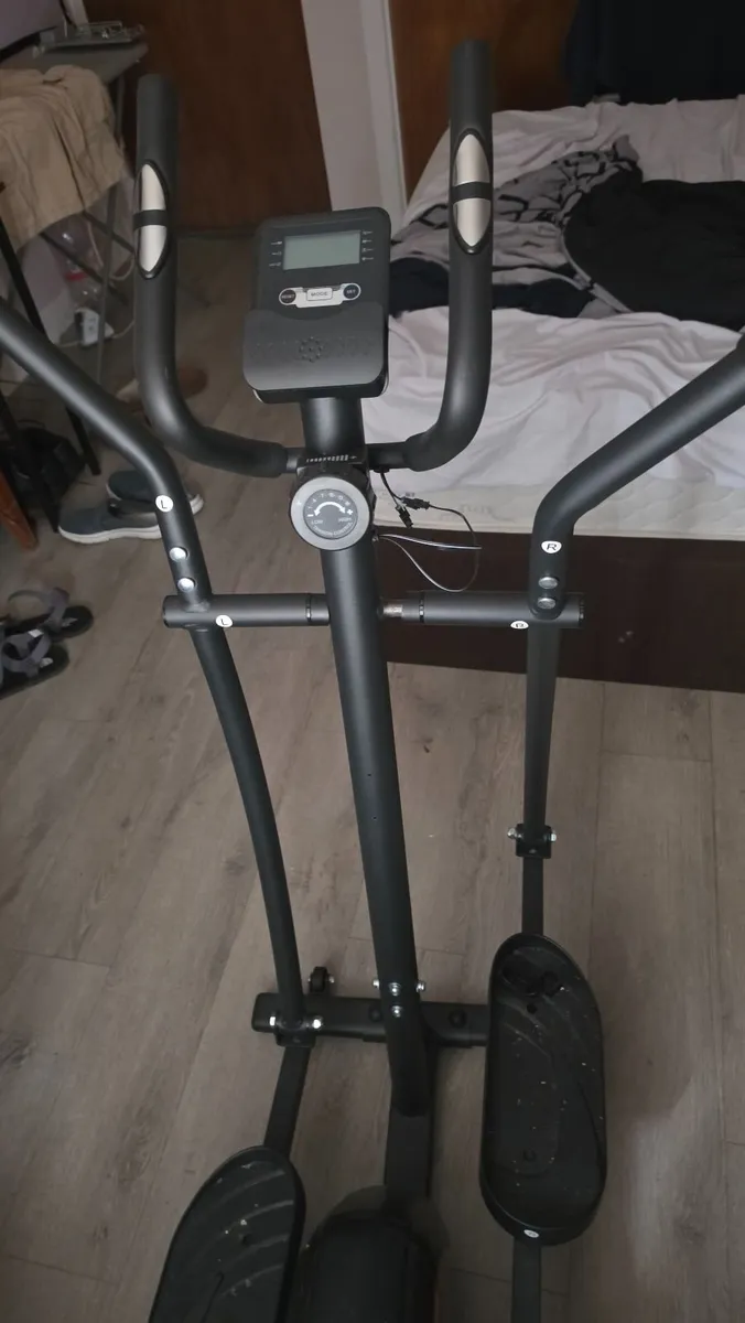 Elliptical machine - Image 2