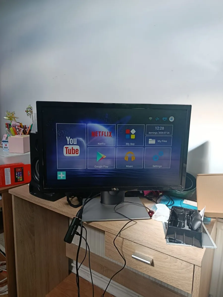 Dell 24-inch monitor SE2417HG - Image 1