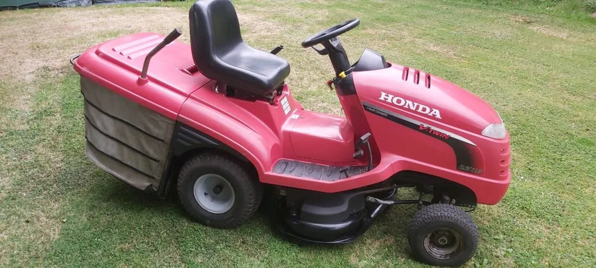Honda ride on lawnmower - Image 3