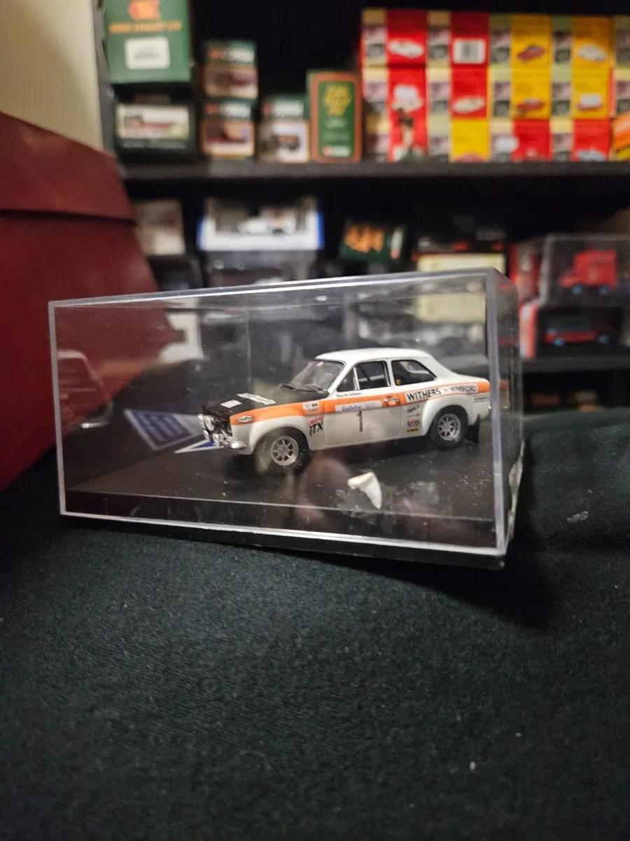 Corgi Trofeu Ford Escort MKI - Image 4