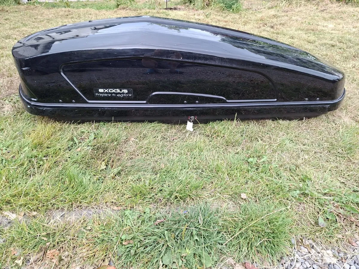 Roof Rack - Halfords -  580L Gloss Black Roof Box - Image 1