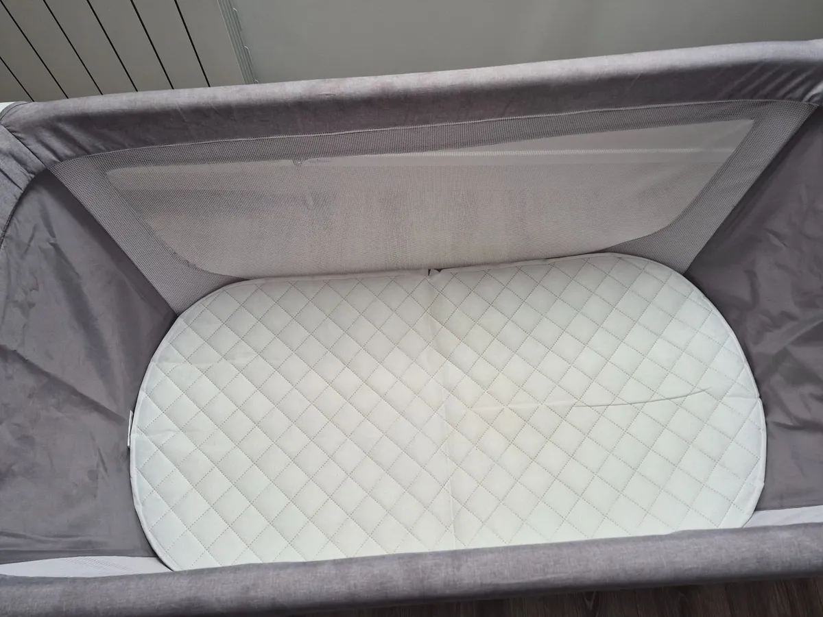 Shnuggle Air Bedside Crib Dove Grey - Image 2