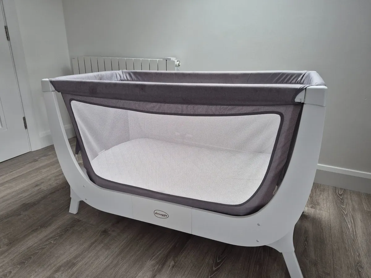 Shnuggle Air Bedside Crib Dove Grey - Image 1