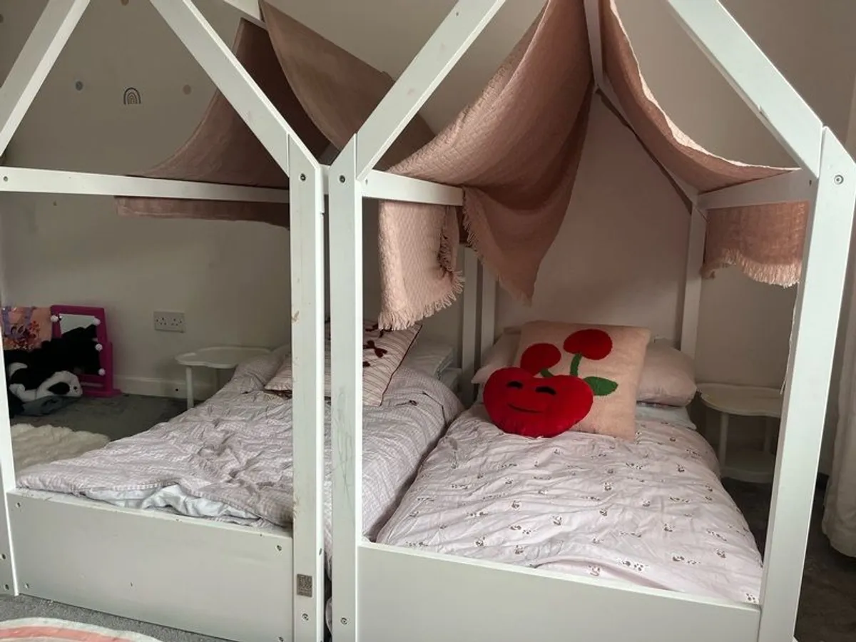 toddler hut beds for sale (x2) - Image 2