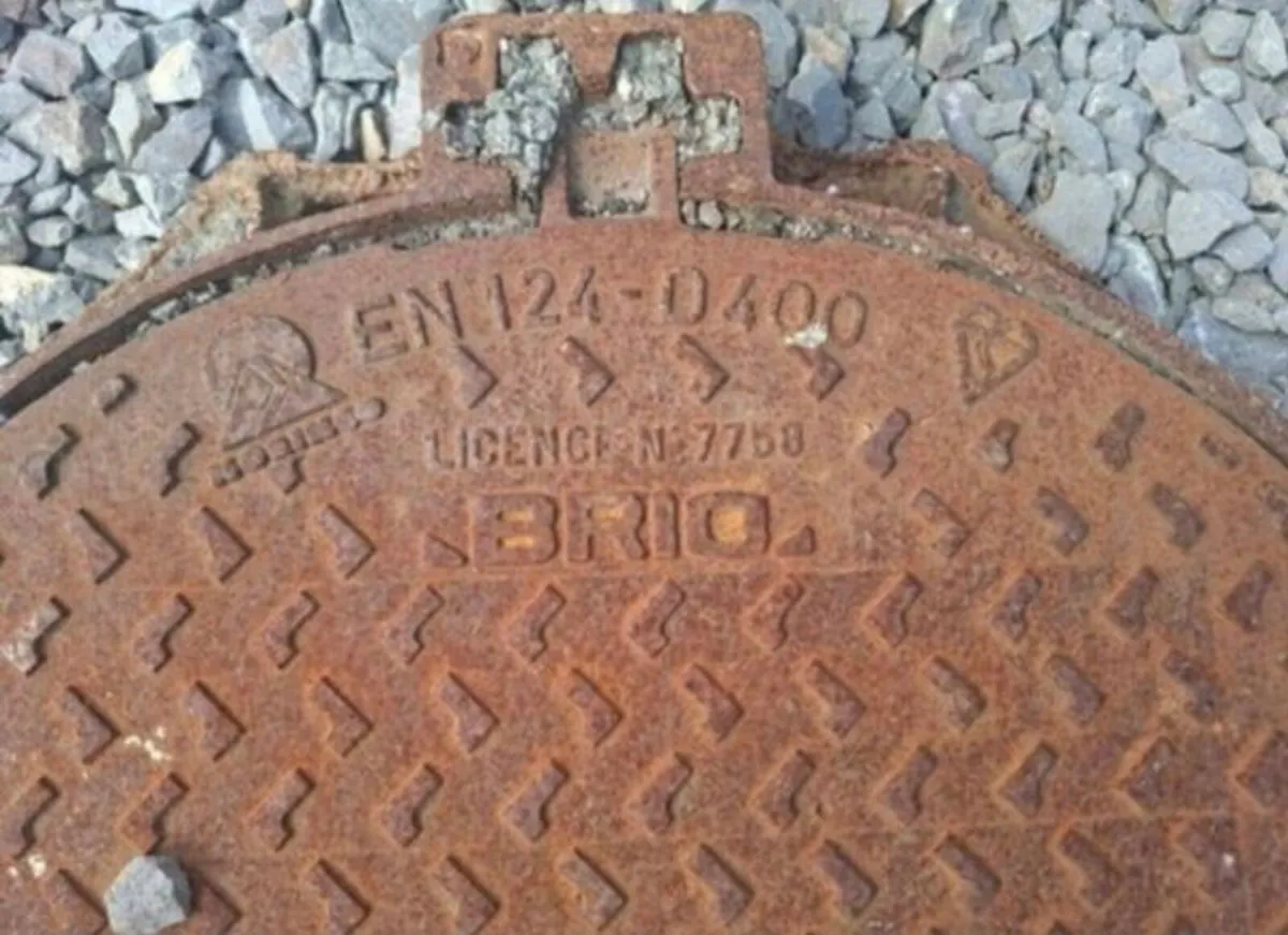 Cast Iron Manhole Cover - Image 2