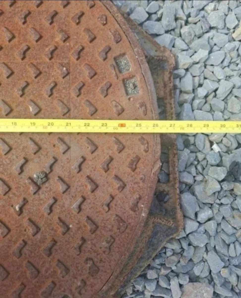 Cast Iron Manhole Cover - Image 3