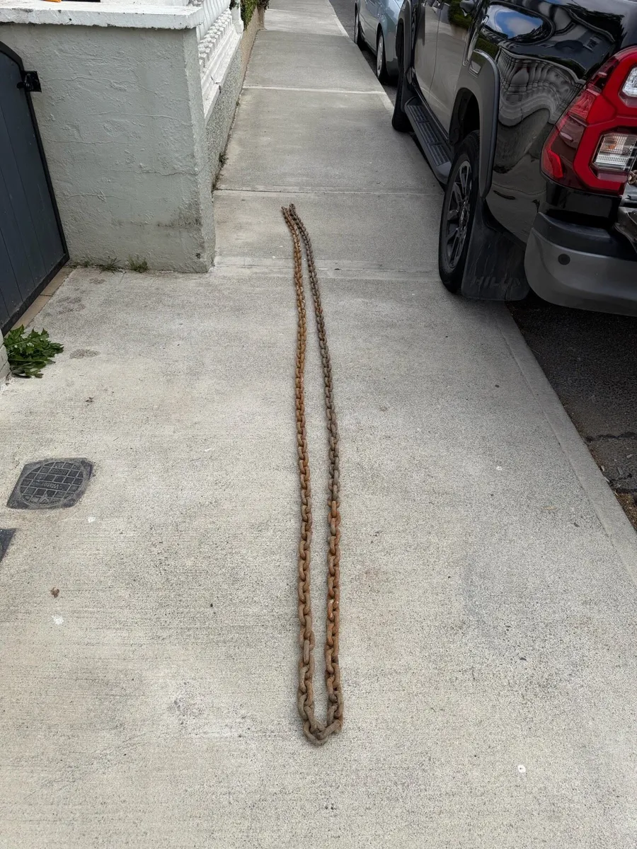 selection of gslvanised mooring or anchor chains - Image 1