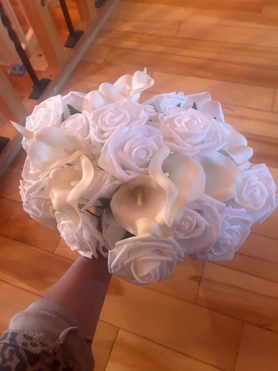 Wedding bouquet and bag of flowers - Image 4