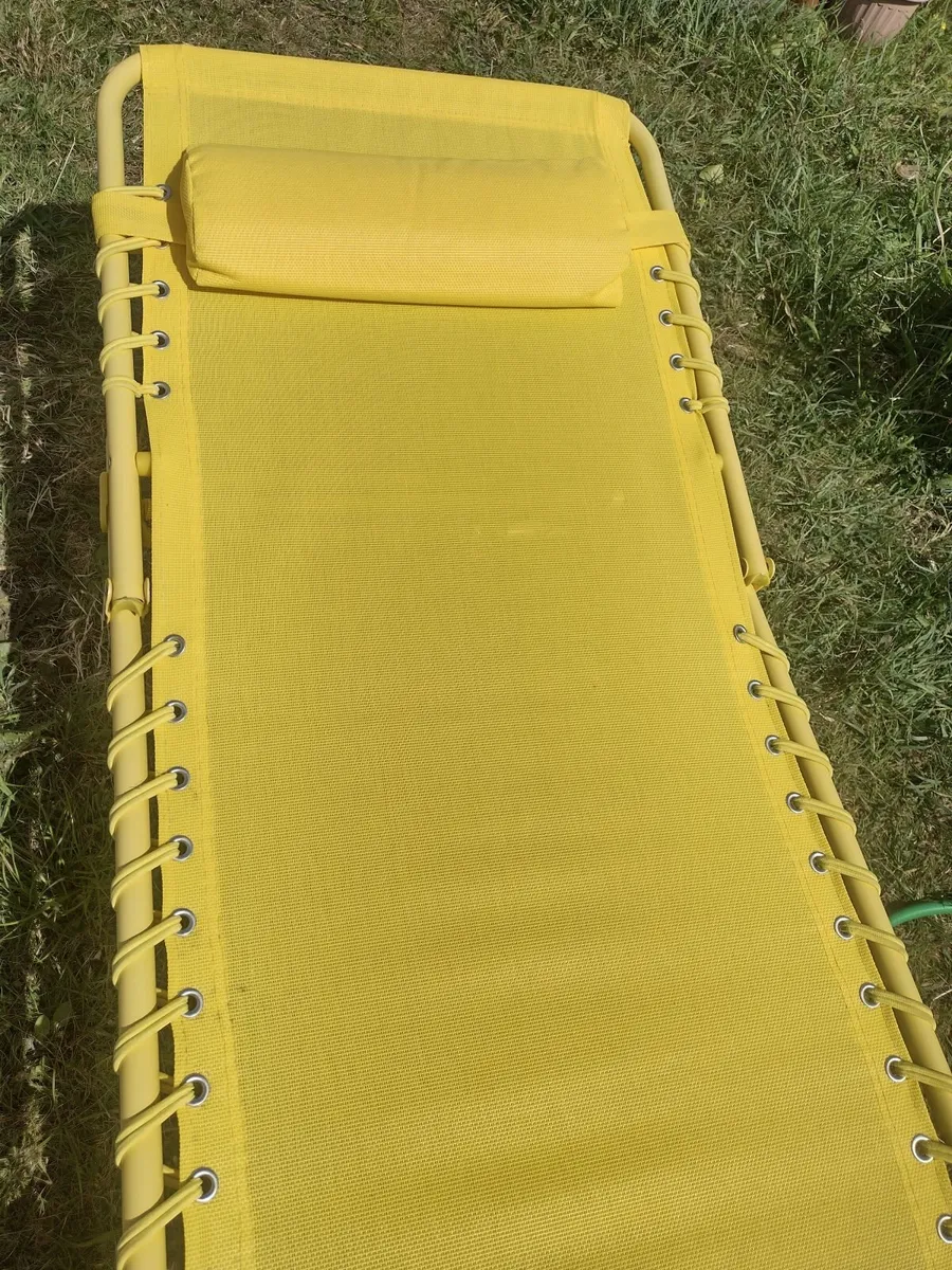 Full length heavy duty foldup sunlounger - Image 1