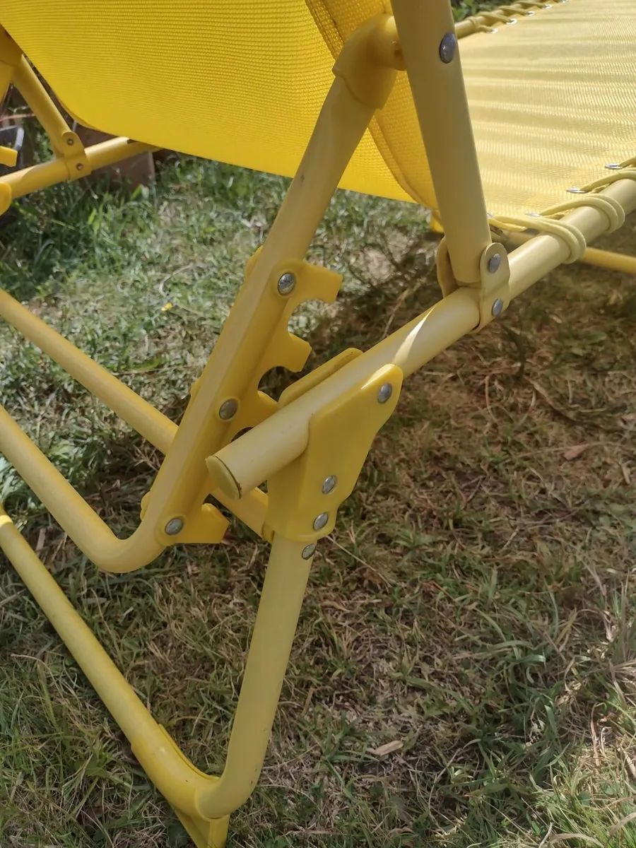 Full length heavy duty foldup sunlounger - Image 3