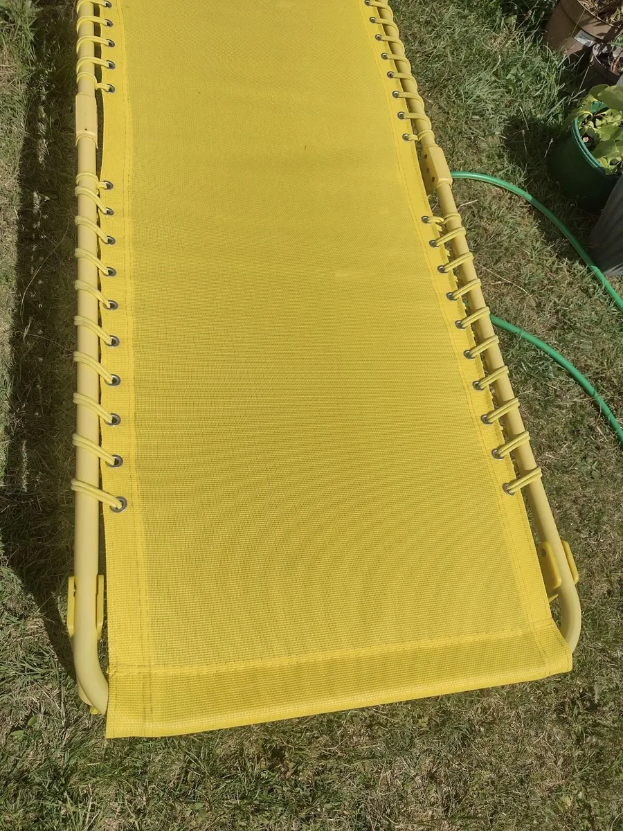 Full length heavy duty foldup sunlounger - Image 4