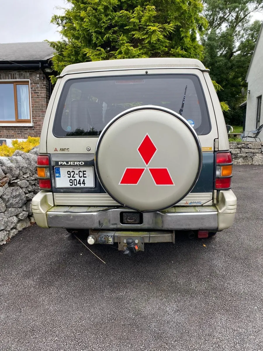 Mitsubishi Pajero 1992 - Image 3