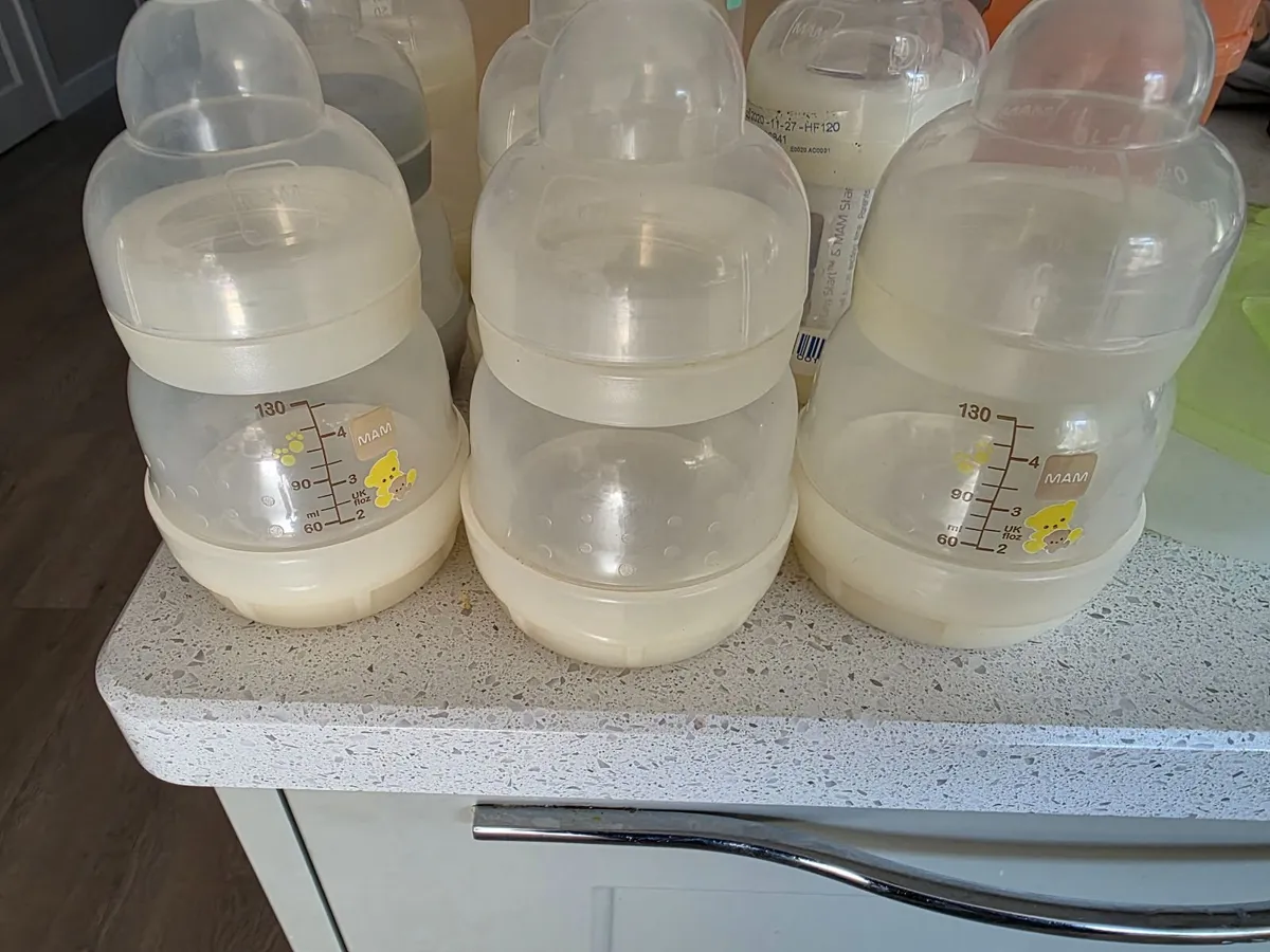 Mam Feeding Bottle Set - Large and Small bottles - Image 2