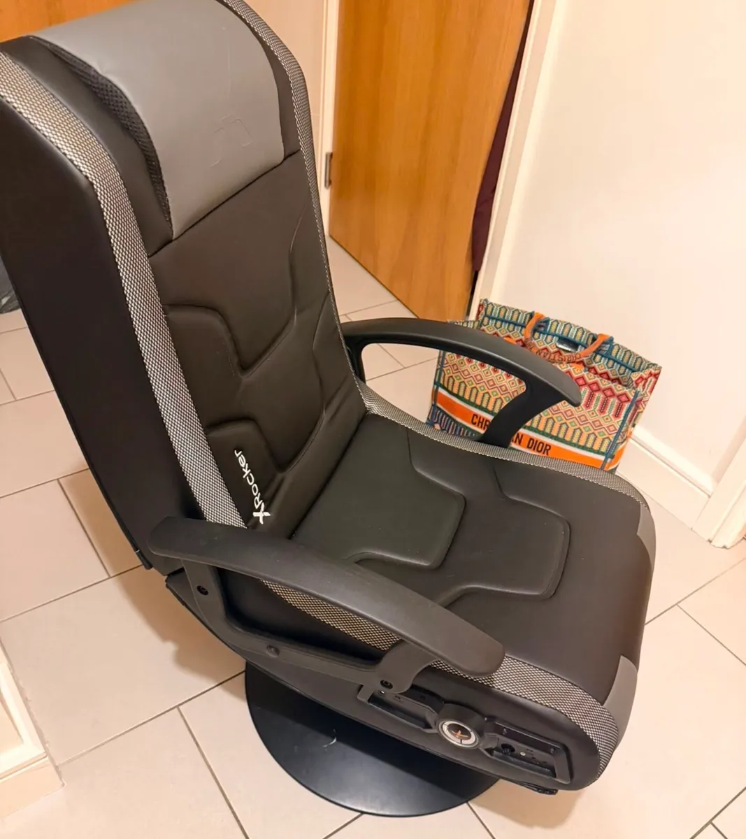 Gaming Chair - Image 1