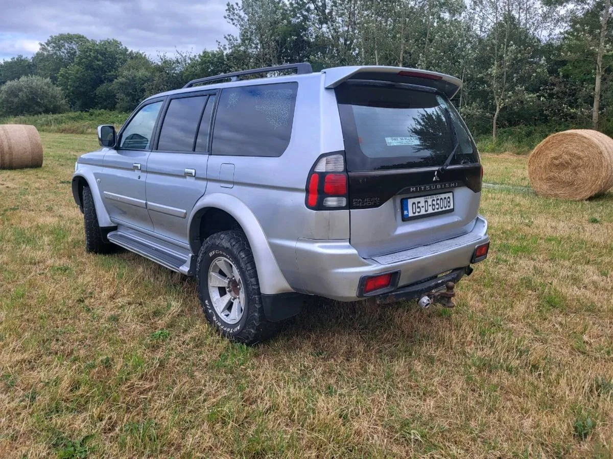 2005 mitsubishi pajero sport - Image 3