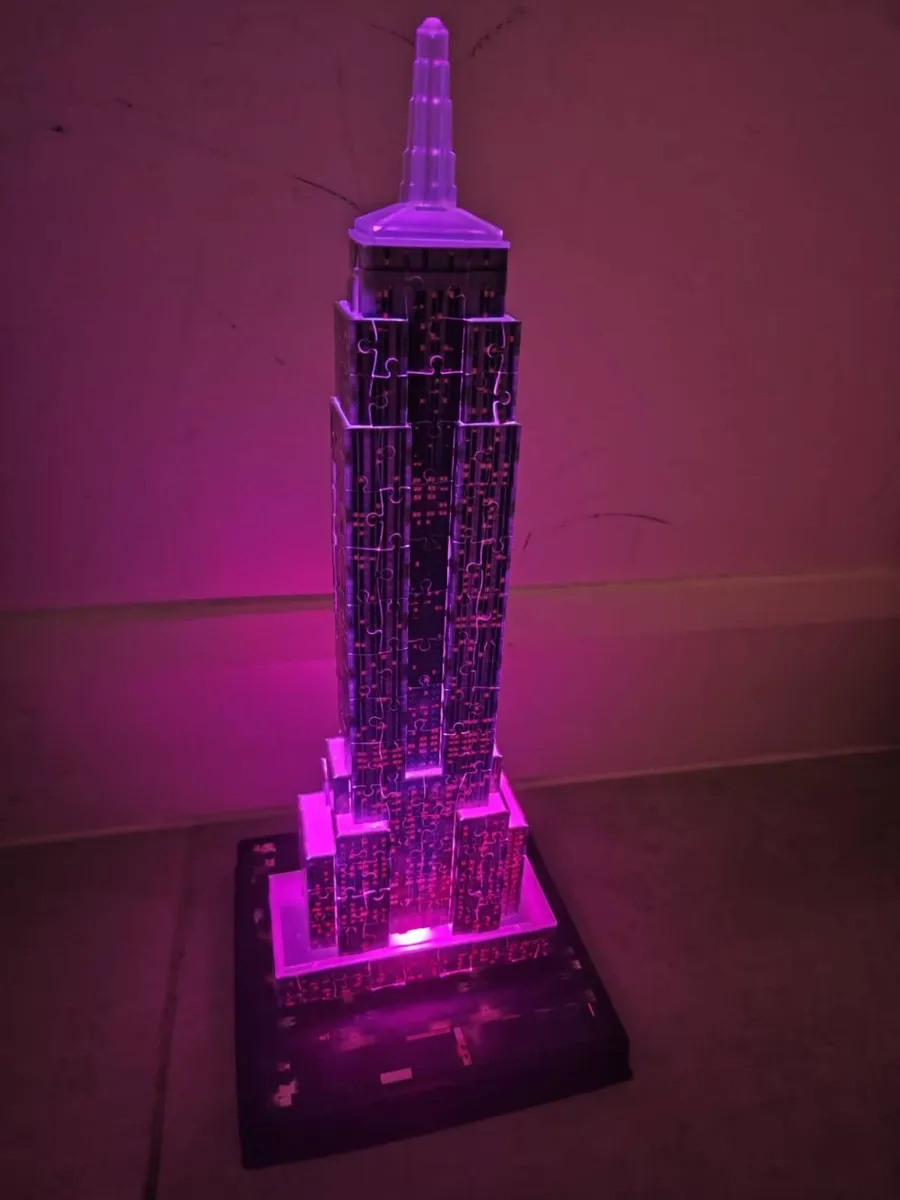 Empire State Building  3D Puzzle With Lights - Image 3