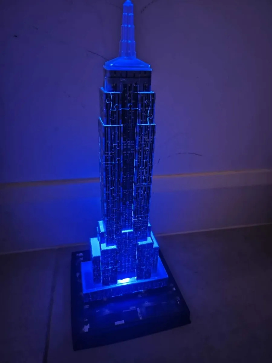 Empire State Building  3D Puzzle With Lights - Image 2