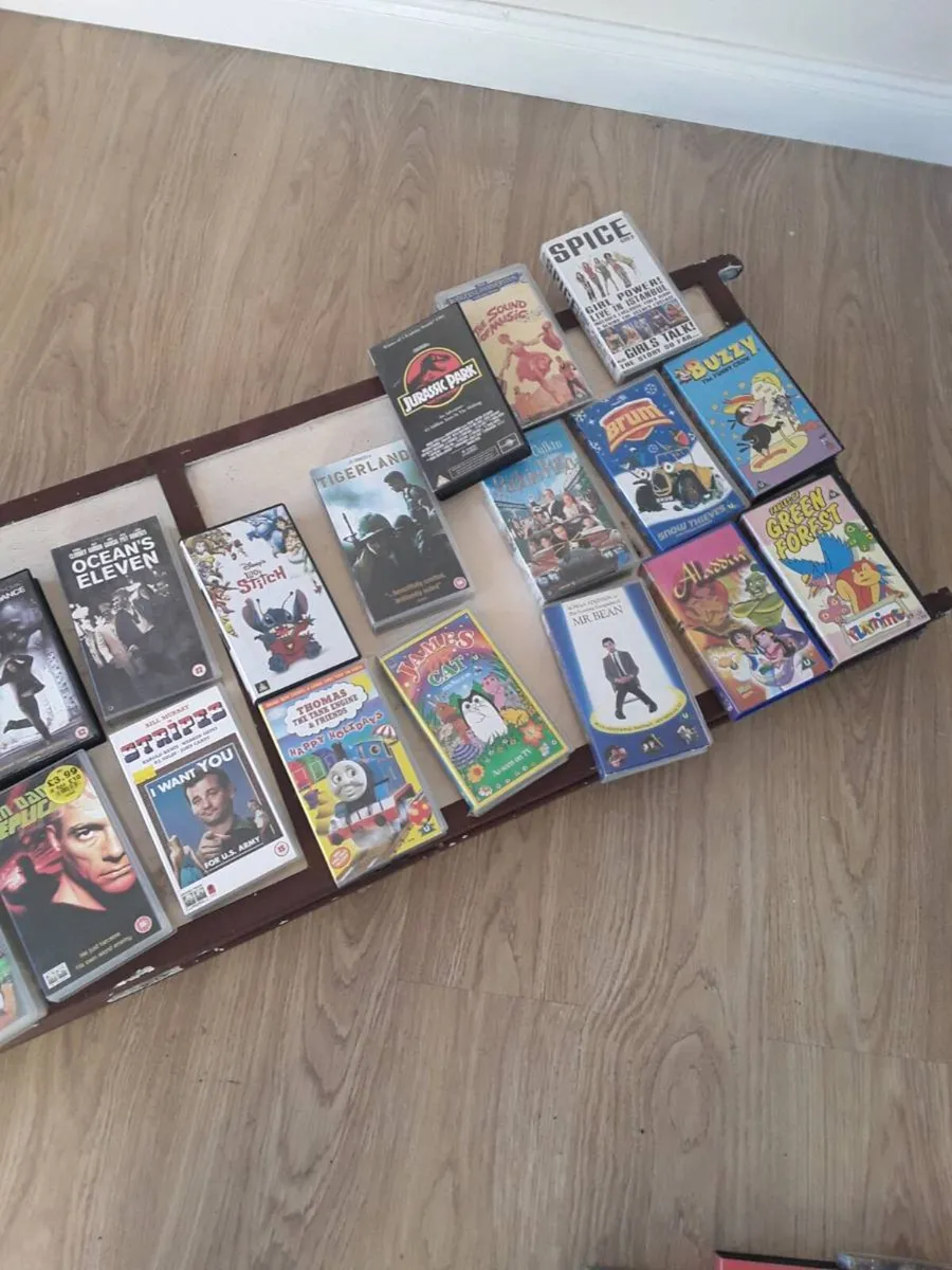 Vhs video tapes loads of over 200   100e - Image 3
