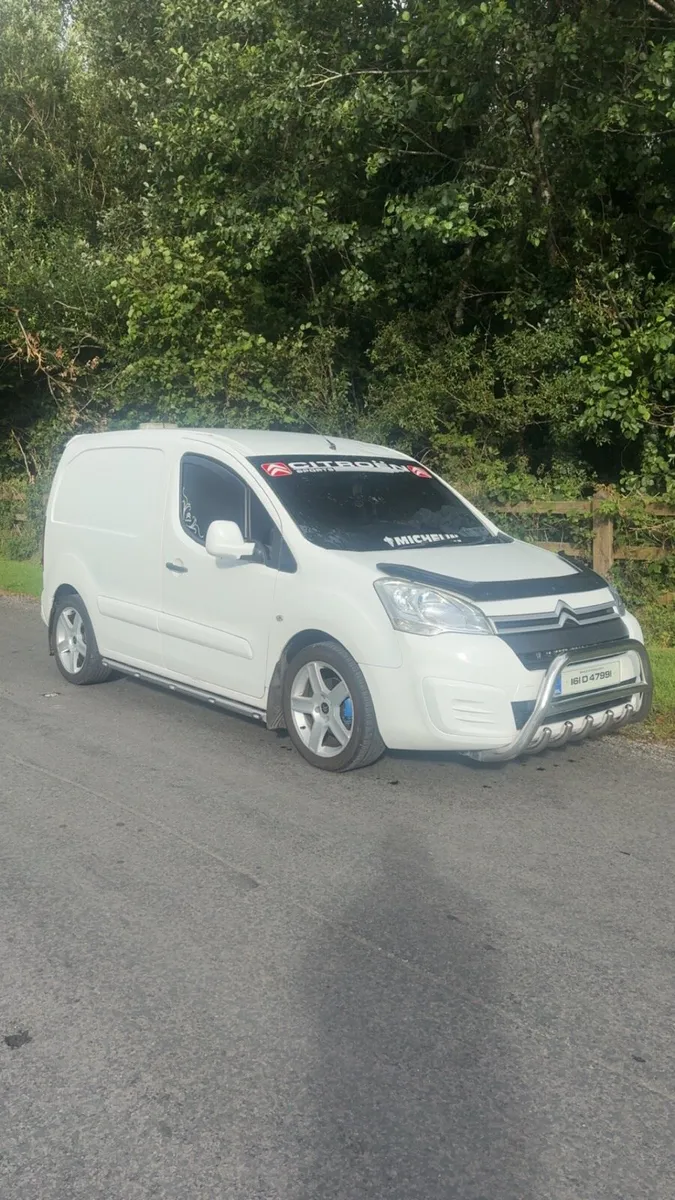 Berlingo van 2016 - Image 1