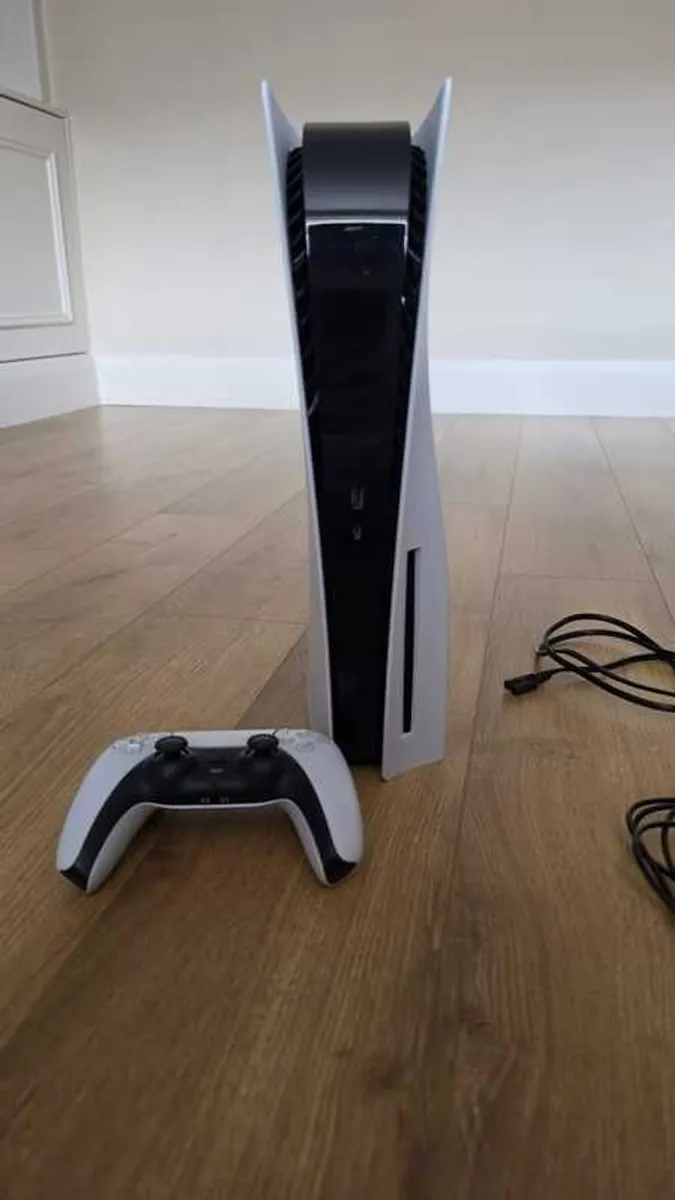 PlayStation 5 Disc Edition - Boxed, Barely Used - Image 3