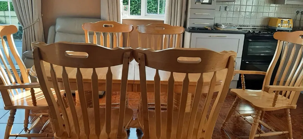 Kitchen table - Image 1