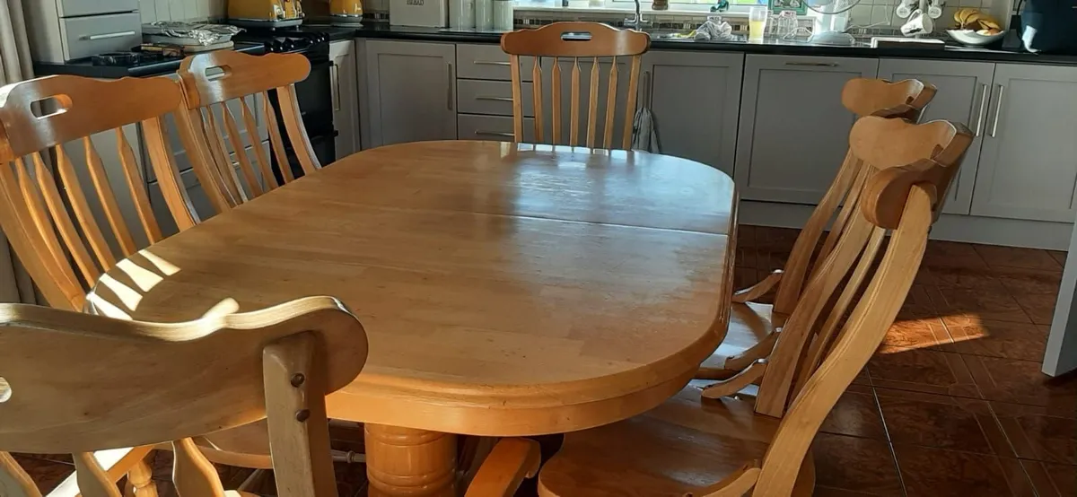 Kitchen table - Image 2