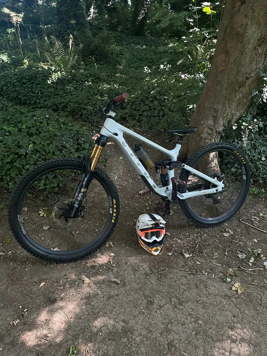 Vitus sommet crx enduro bike - Image 2