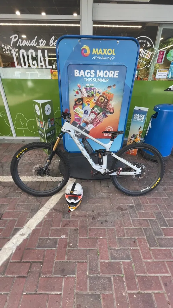 Vitus sommet crx enduro bike - Image 4