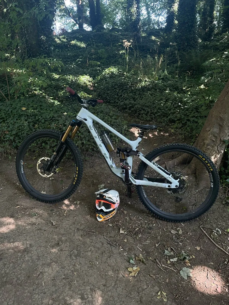 Vitus sommet crx enduro bike - Image 1