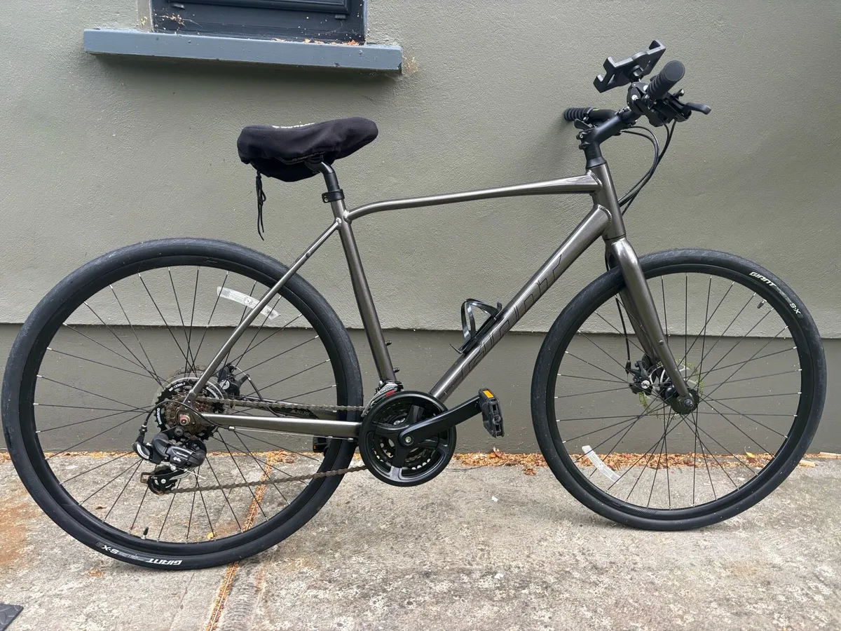 Giant Escape 3 Hybrid Bike - Large Frame - Image 2