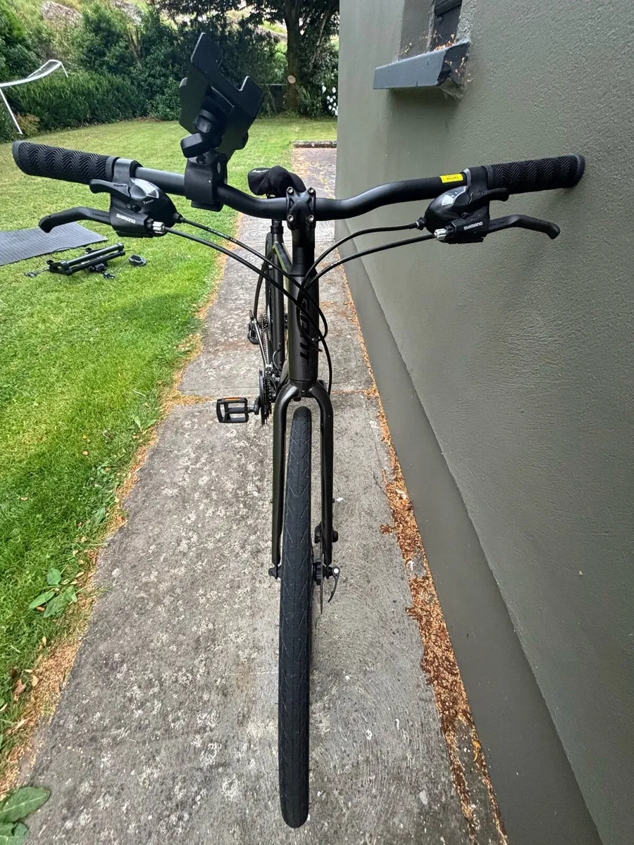 Giant Escape 3 Hybrid Bike - Large Frame - Image 3