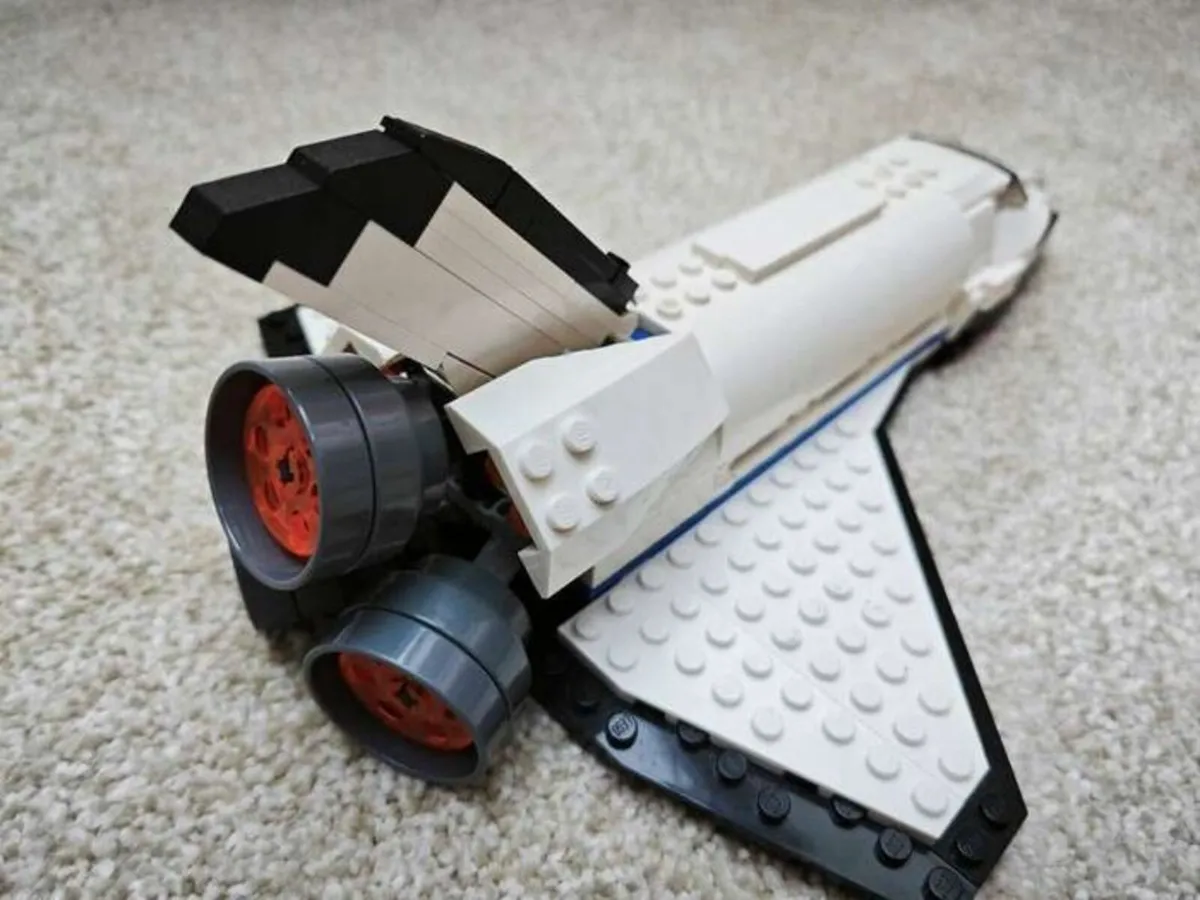 LEGO 31066 Space Shuttle Explorer - Image 3
