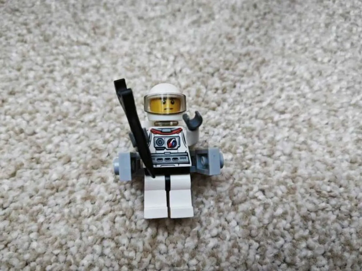 LEGO 31066 Space Shuttle Explorer - Image 4