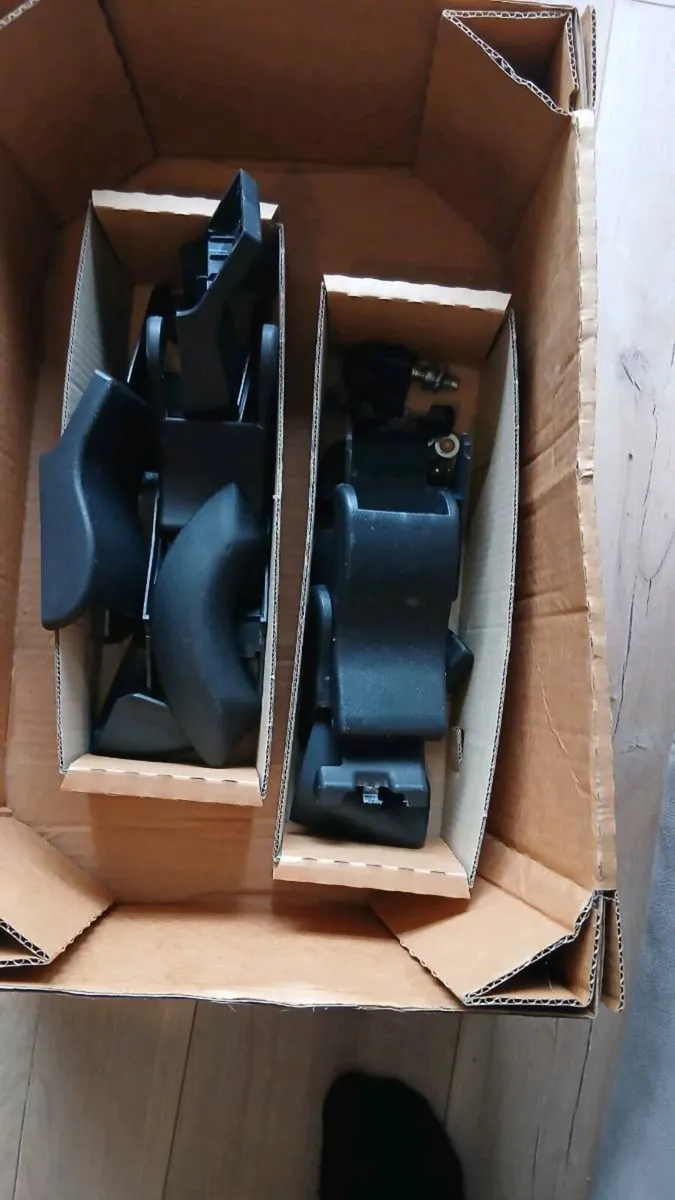 05 nissan patrol seats - Image 4