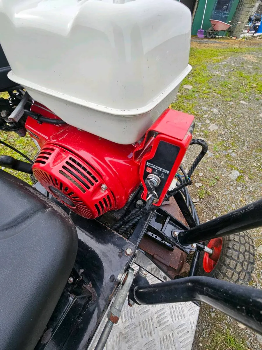 Ride on power trowel - Image 2