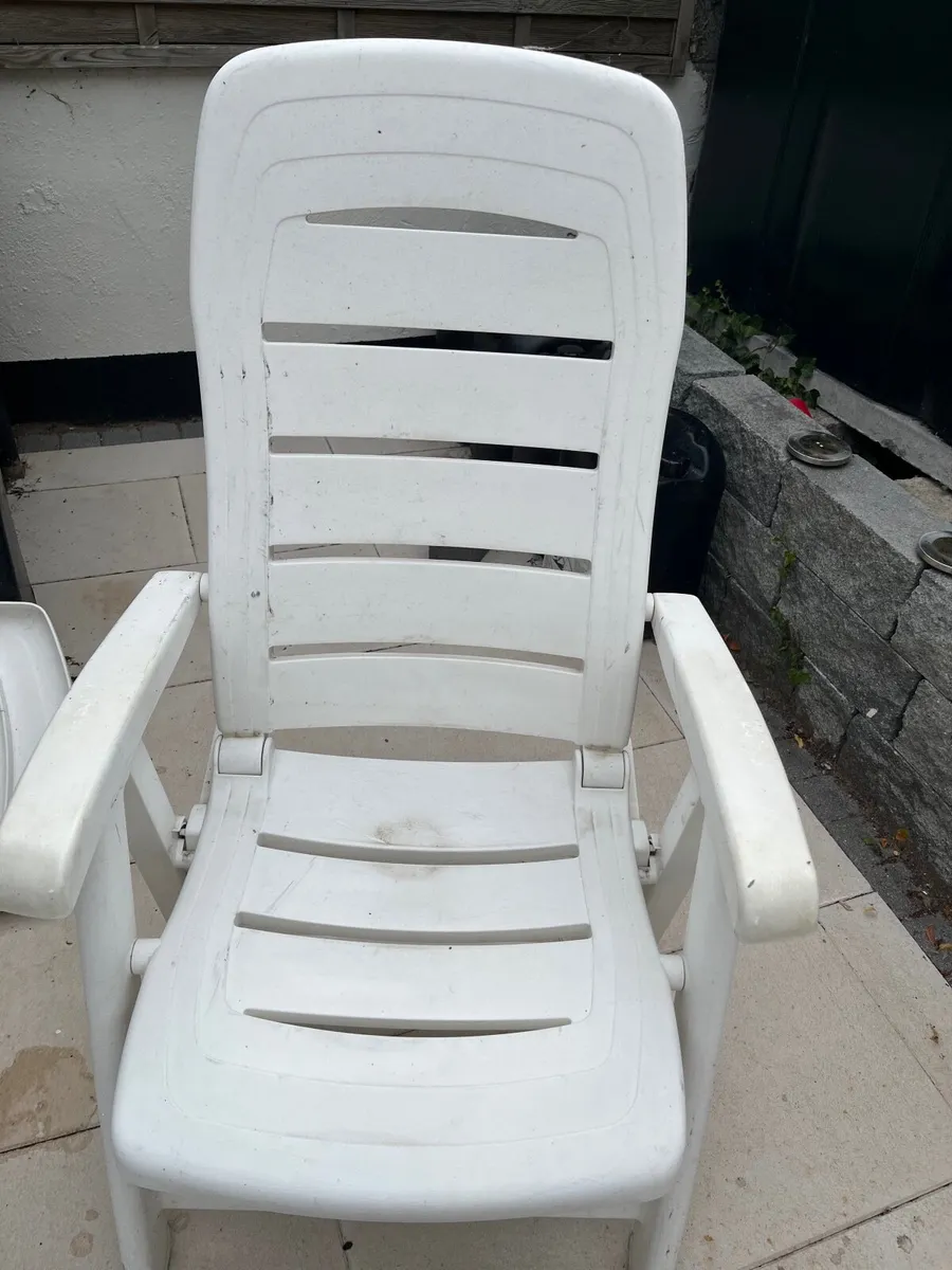 Recliner Sun Chair - Image 1