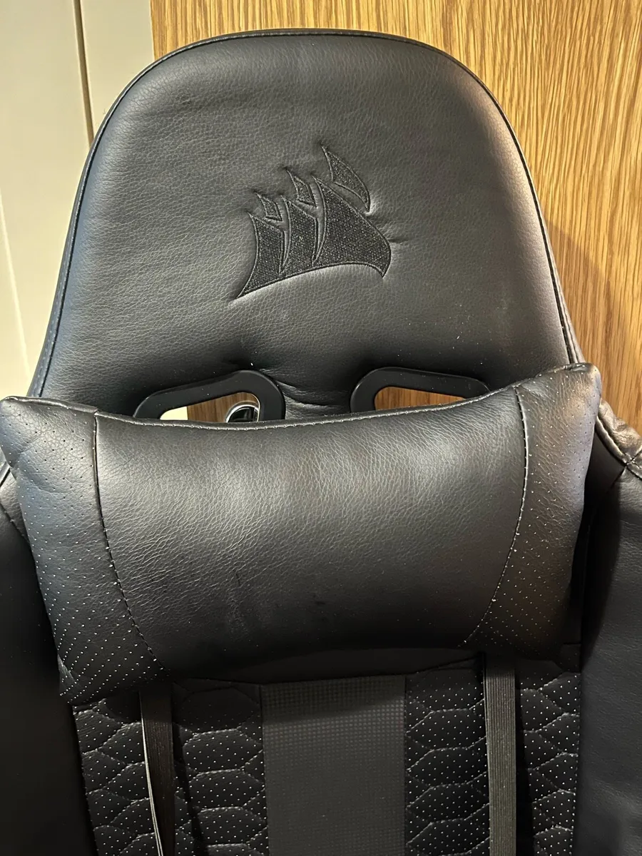Corsair gaming chair - Image 4