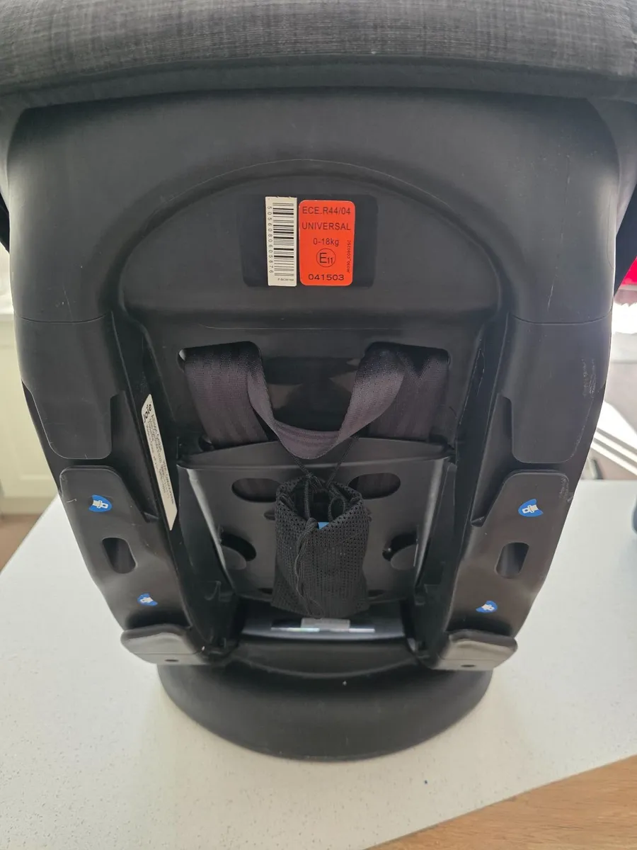 Joie Tilt Car Seat - Like New - Image 2