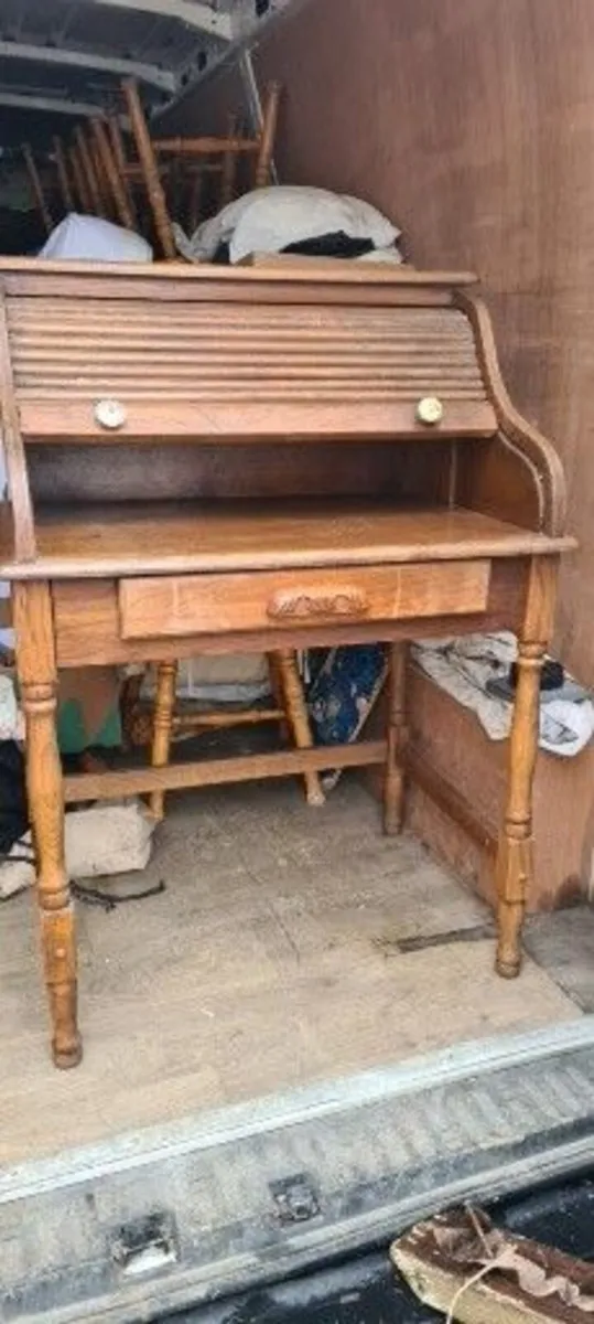 Neat Writing Desk with roll up cover